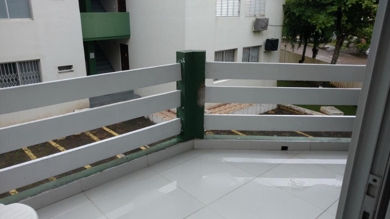 APTO ESPETACULAR a 50 m do Mar em Condomínio com PISCINAS MARAVILHOSAS Guaratuba Exterior foto